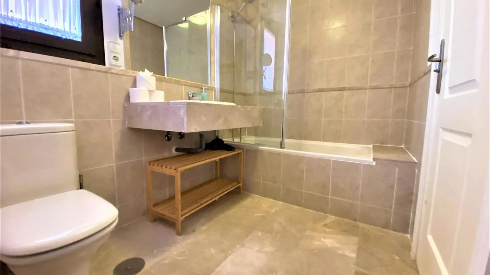 Sea View Penthouse Apartment With Hot Tub - Casa Bella Vista, Buenas Noches , Estepona