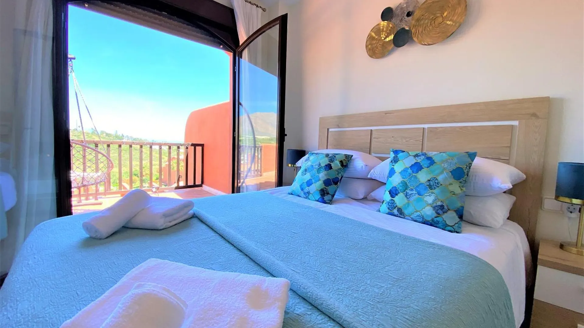Sea View Penthouse Apartment With Hot Tub - Casa Bella Vista, Buenas Noches , Estepona