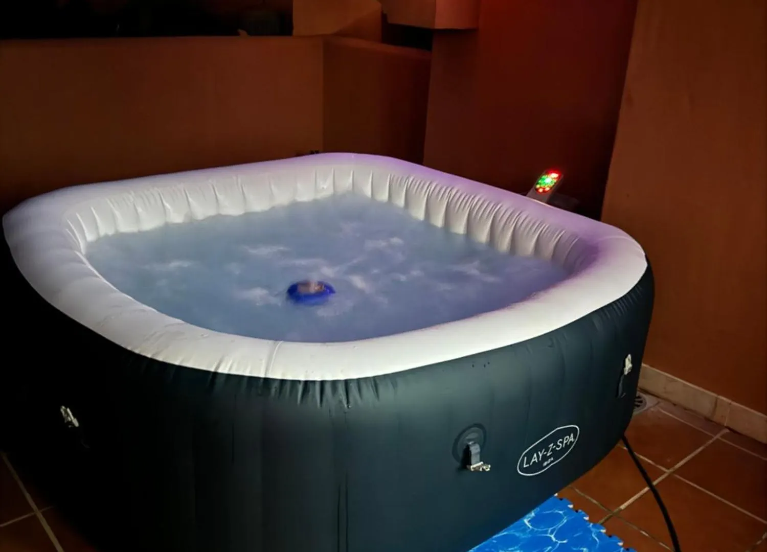 Sea View Penthouse Apartment With Hot Tub - Casa Bella Vista, Buenas Noches , Estepona 0*,  Spagna