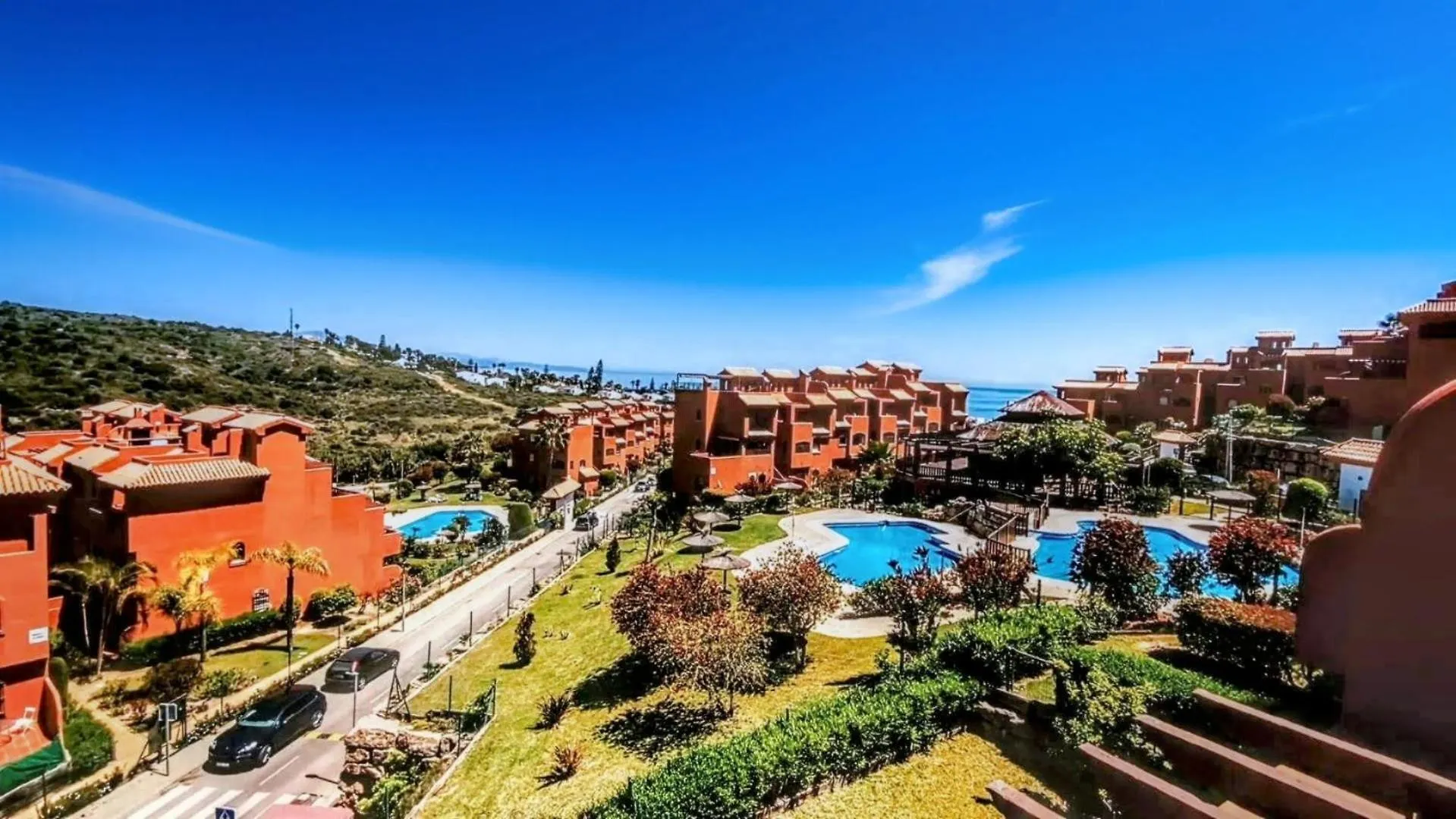 Sea View Penthouse Apartment With Hot Tub - Casa Bella Vista, Buenas Noches , Estepona